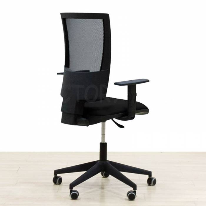 Task chair Mod. CAS4. Mesh back with arms. Various colors.