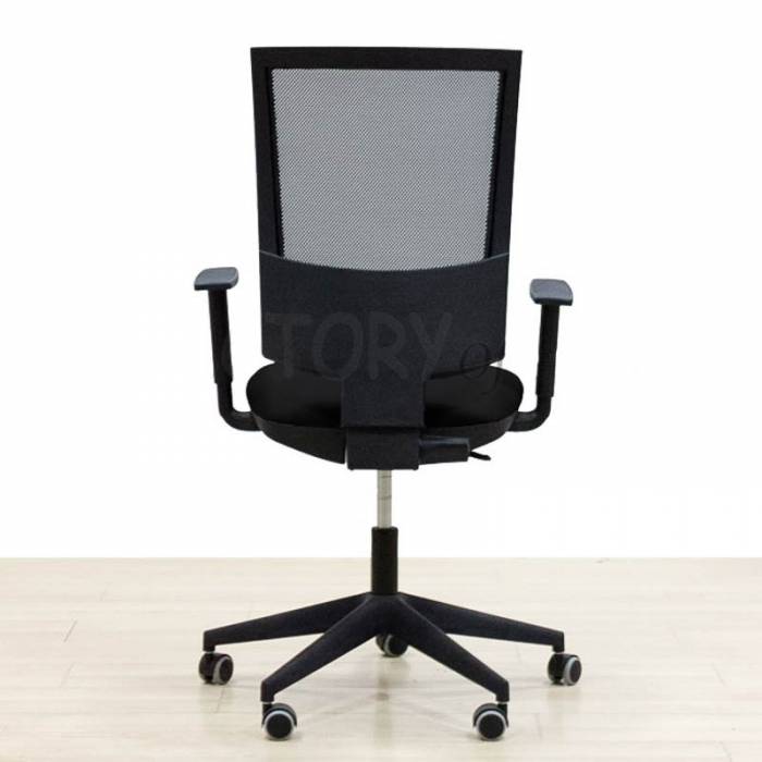 Task chair Mod. CAS4. Mesh back with arms. Various colors.