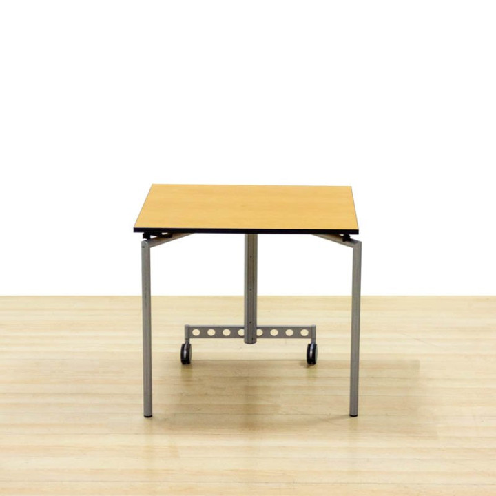 Side table SEDUS Mod. TRANSFORMER. Top made of beech finished wood. Adjustable in height. Wheels.