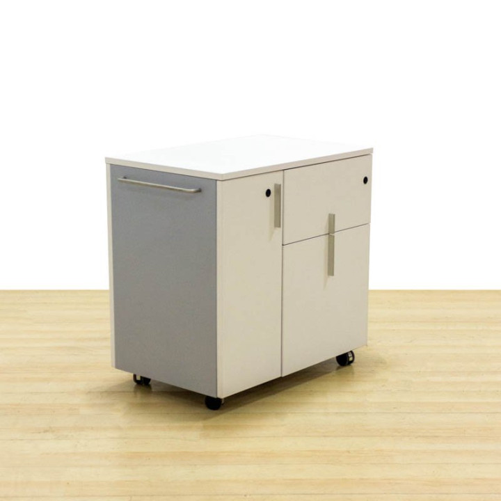 Mod COMBI base cabinet. Made of white and gray wood. With wheels.