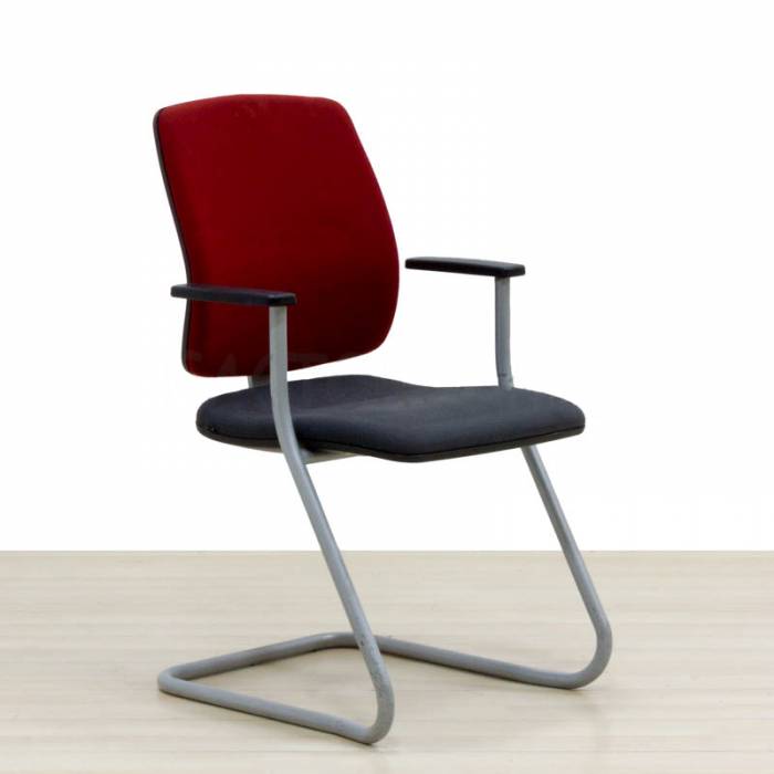 SEDUS visitor chair Mod. WIND. Seat upholstered in black. Red backing.