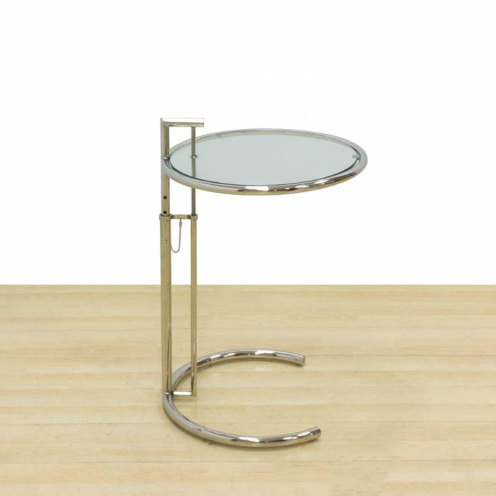 Auxiliary table Mod. TRIZE. Made of chromed metal and glass. Height adjustable.