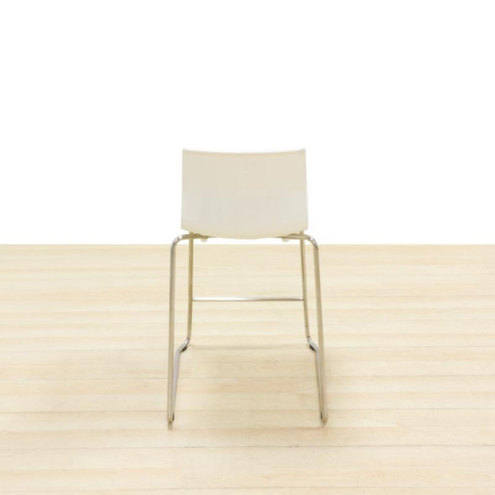 Mod. Banco SÊNIOR. Assento e encosto em PVC branco. Estrutura metálica. - vista 6
