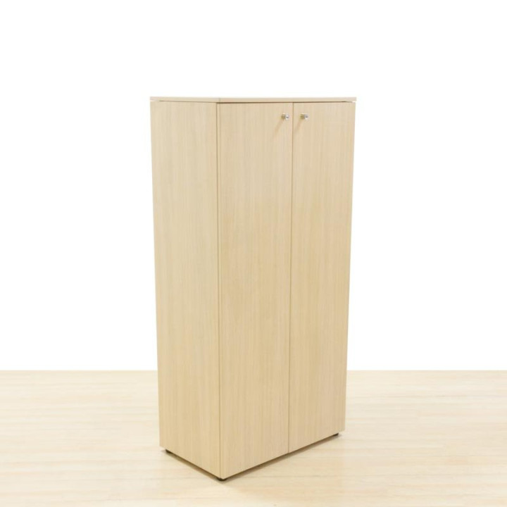 Armário alto PERMASA Mod. ANFORA. Feito de madeira de acabamento maple.