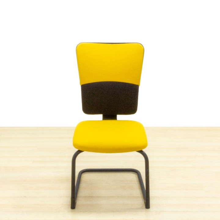 Confident chair STEELCASE Mod. LETS´B. Upholstered in yellow and black fabric. Skate base. - view 2