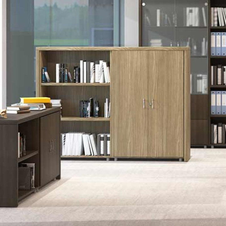 Euromof medium shelf. Two adjustable shelves.