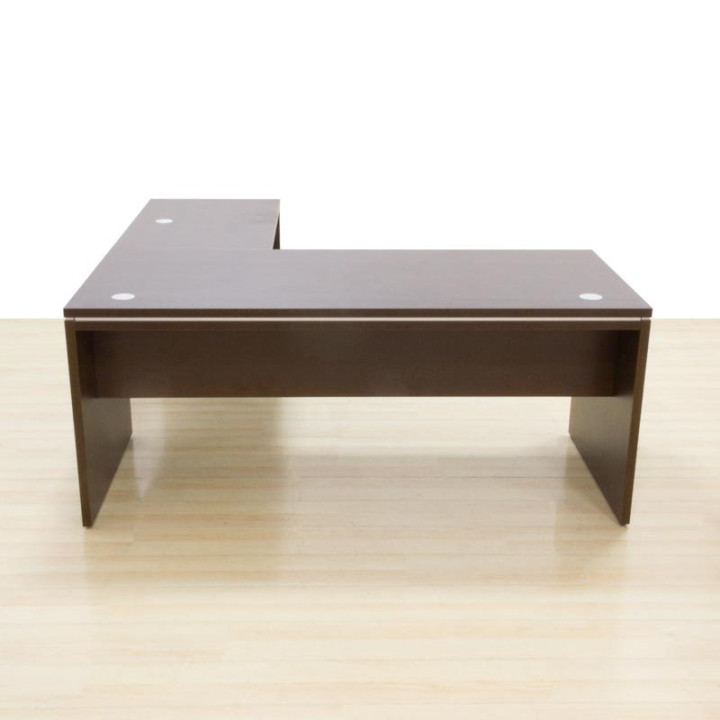 Colina semi-executive table with panel leg structure, with or without wing.