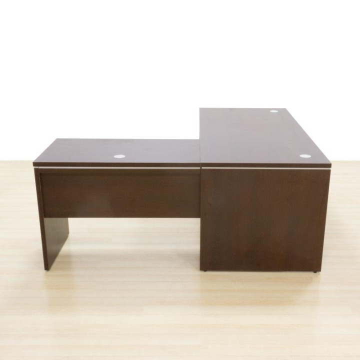 Colina semi-executive table with panel leg structure, with or without wing.
