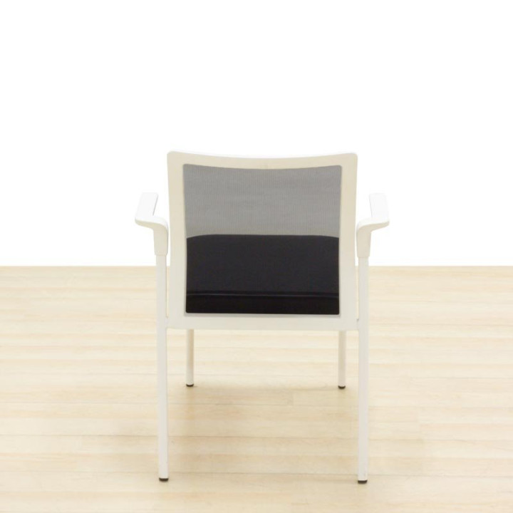 FORMA 5 visitor chair Mod. PLURAL. Upholstered in black fabric. Mesh back. - view 6
