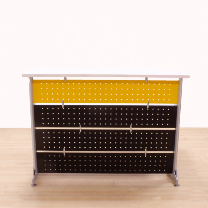 Mostrador Recepción  Mod. YELL. Fabricado en metal y madera Frente amarillo y negro