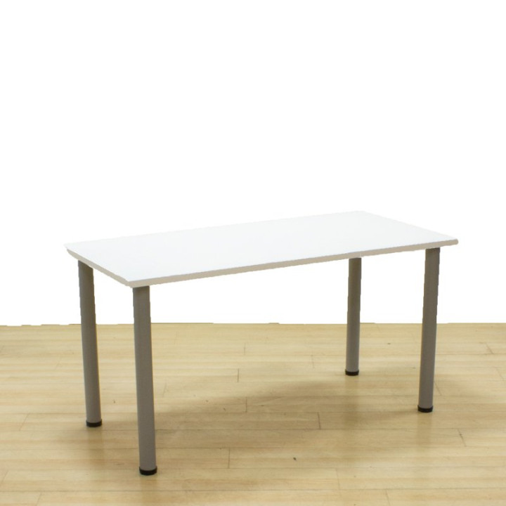 Mesa polivalente Mod. Multi. Tapa blanca 4 patas gris plata vista 2