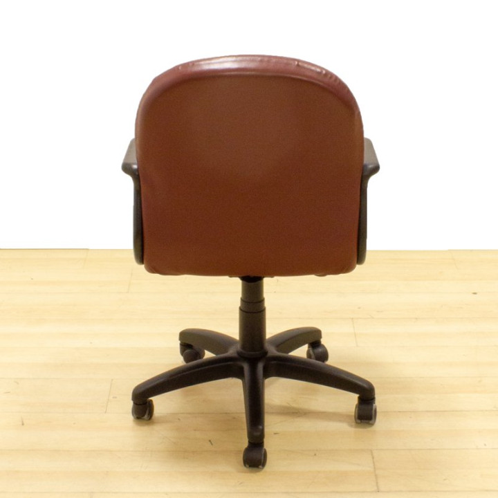 Task chair Mod. TRAVEN II. Upholstered in brown leatherette. Arms and swivel base. - view 5