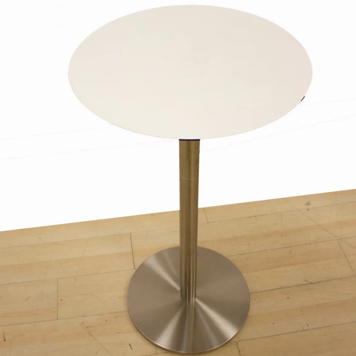Round meeting table Mod. PLUS. Lid made of white phenolic. Chromed metal base.