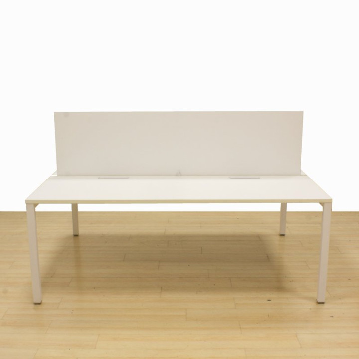Banco com 4 ou 8 lugares BORDONABE Mod. COMPACT em acabamento Branco.
