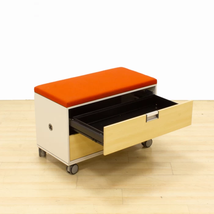 Gaveta móvel de assento STEELCASE Mod. TAP. Fabricado em madeira branca.