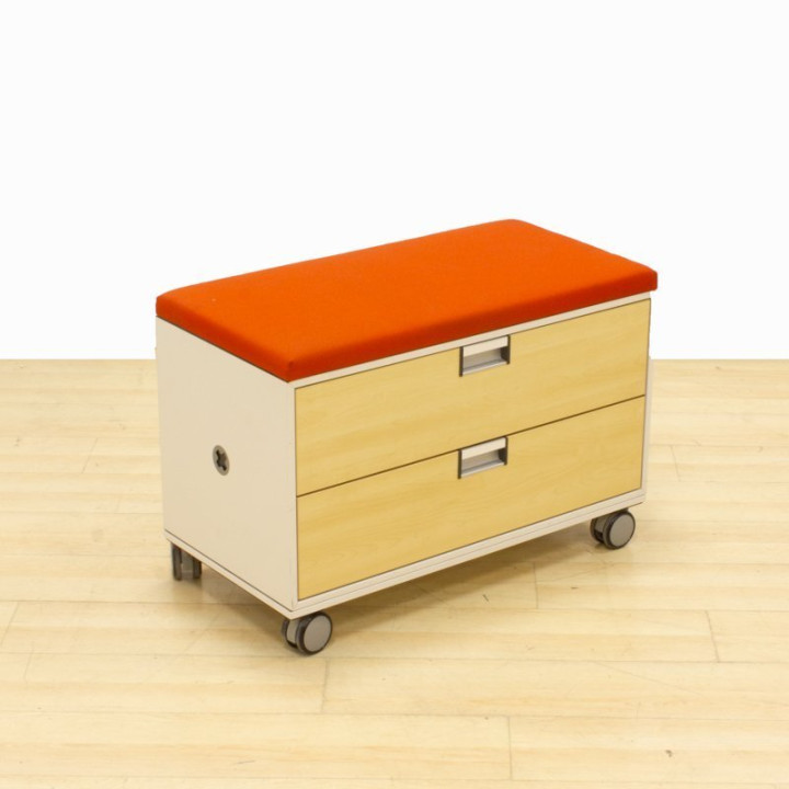 Gaveta móvel de assento STEELCASE Mod. TAP. Fabricado em madeira branca.