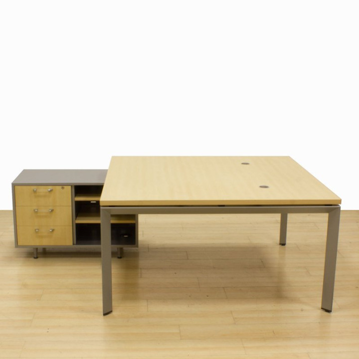 Mesa despacho STEELCASE Mod. OTTIMA. Fabricado en madera color arce. Cajón y archivador. vista 2