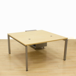 STEELCASE office table Mod. OTTIMA. Made of maple-colored wood. Drawer and filing cabinet.