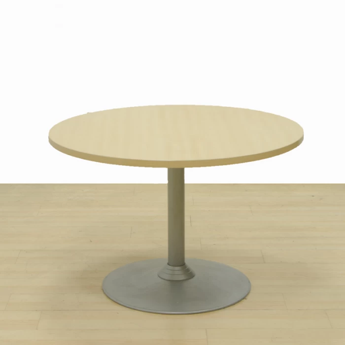 Round meeting table STEELCASE Mod. KENIFA. Top made of maple finish wood. Metallic base.