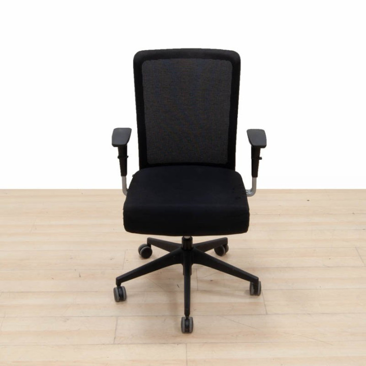 Compre cadeira Actiu Winner 30 estofada em preto.
