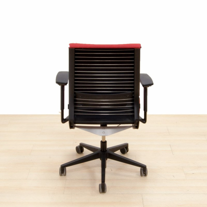 Silla Operativa STEELCASE Mod. THINK Tapizado rojo. vista 6