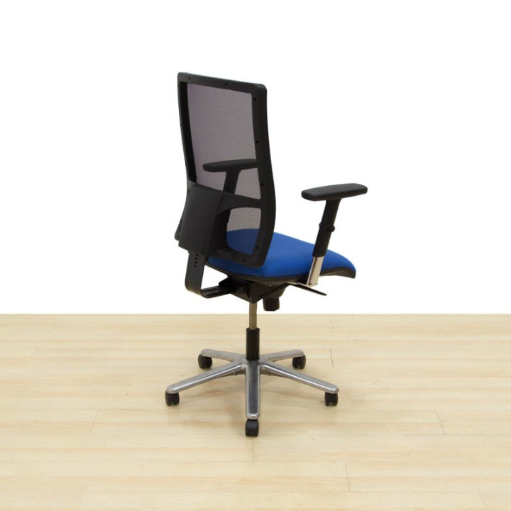 Wing 3 Task Chair by De La Oliva. Blue. Mesh backrest. - view 4