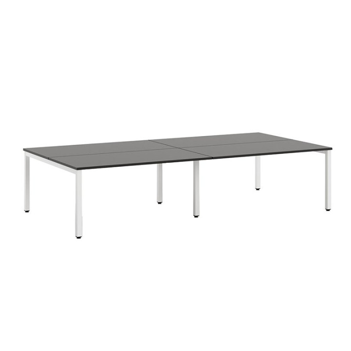 Mesa multipuesto NOVA de OFITRES en color gris con patas metálicas cuadradas