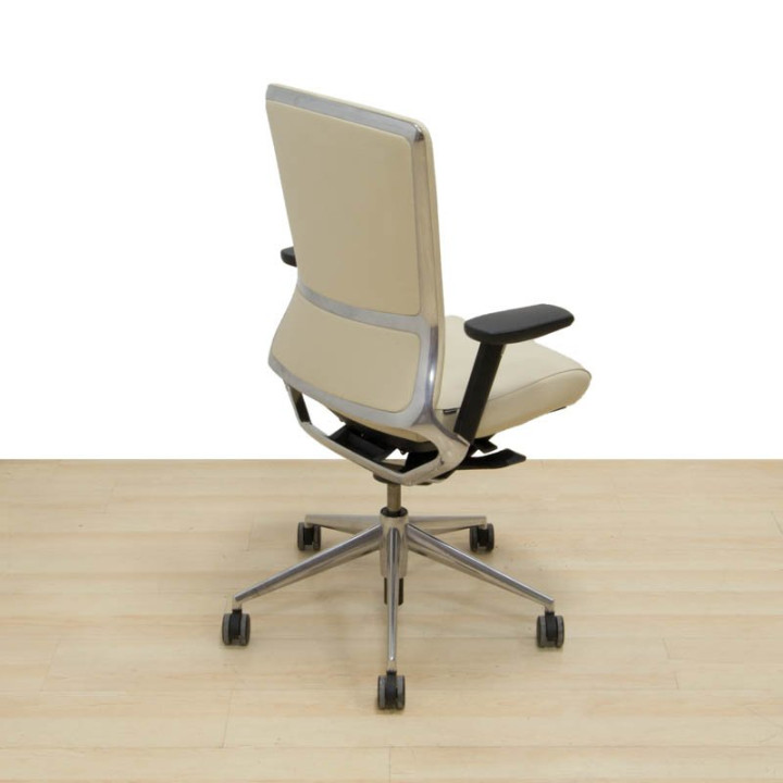 ACTIU TNK 500 Office Chair in Ivory Faux Leather - view 4