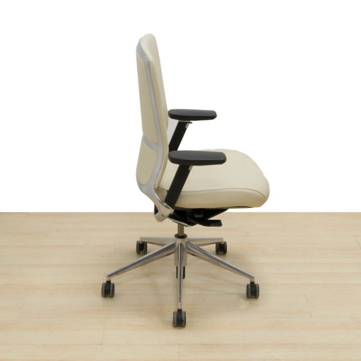 ACTIU TNK 500 Office Chair in Ivory Faux Leather - view 3