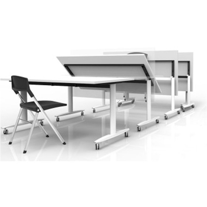 Mesa Taxi de Artexport en uso, combinada en formación con varias unidades y sillas