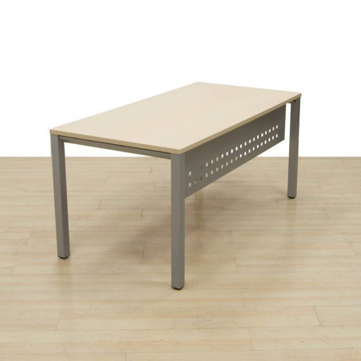 PREMIUM Operative Desk Rental