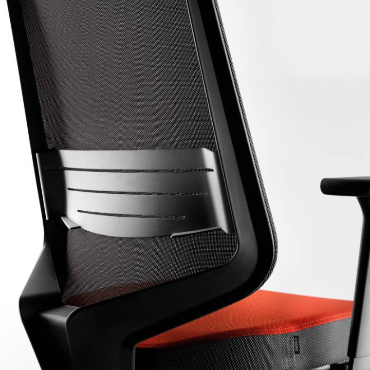 Cadeira Ergonómica DOT.PRO FORMA 5 Estrutura Preta | FactoryOficina
