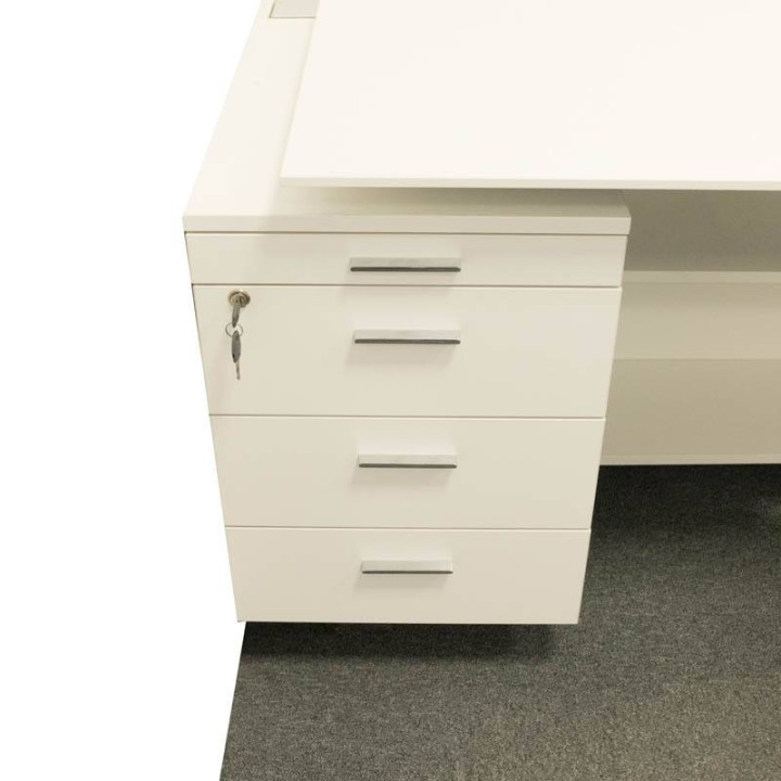 Comprar Mesa de Despacho Color BLANCO en L de LAS. Patas Cromadas.