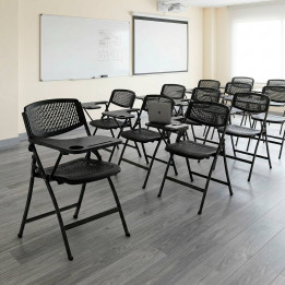 Silla plegable para formación SEÚL con pala en color negro.