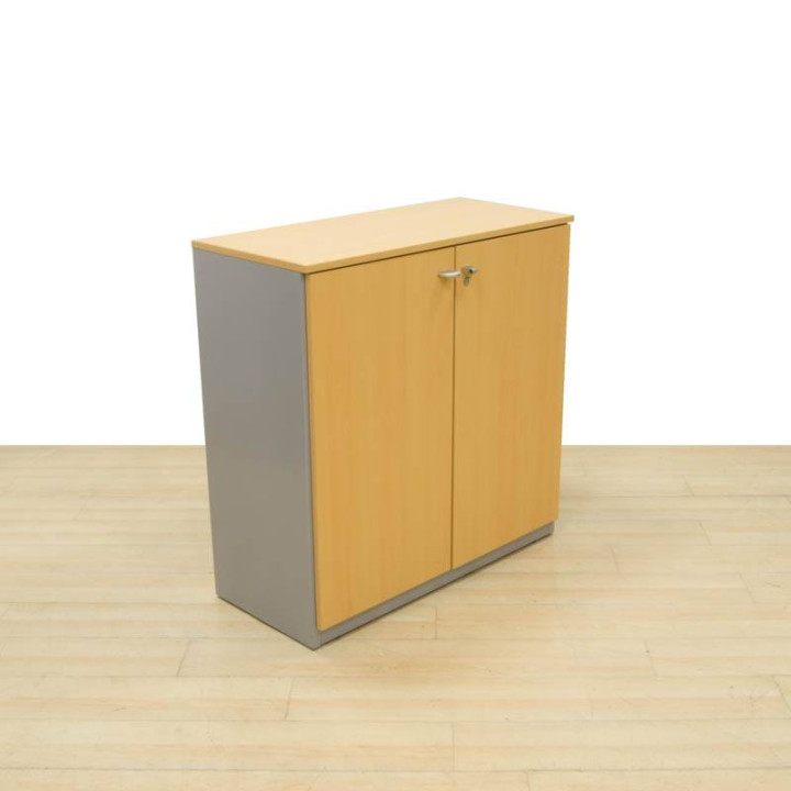 Armario MEDIO metálico de STEELCASE. Tapa y Puertas en HAYA