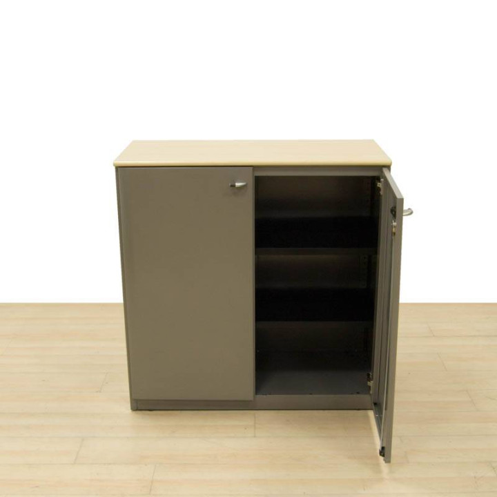 armário MÉDIO metálico da STEELCASE. Tampo em BÉTULA - vista 3