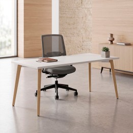 Mesa de trabajo TIMBER, de FORMA 5.