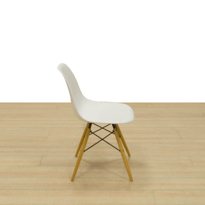 White Refurbished Visitor Chair with Wooden Legs