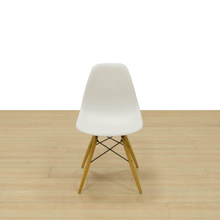 White Refurbished Visitor Chair with Wooden Legs