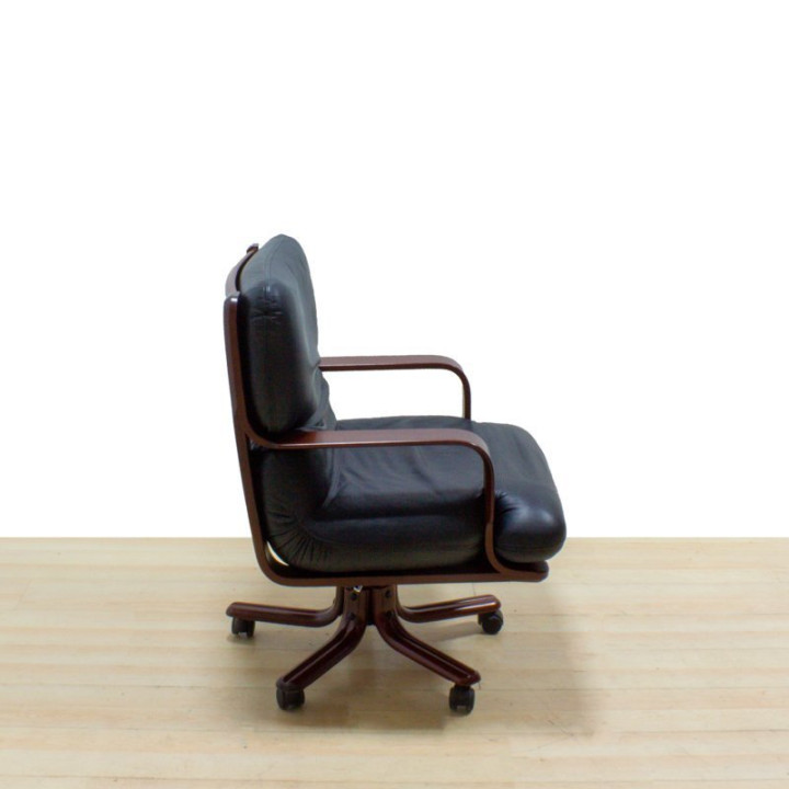 Sillón dirección Mod. BLED