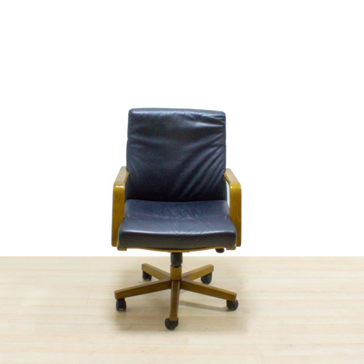 Cadeira executiva Mod. HELA
