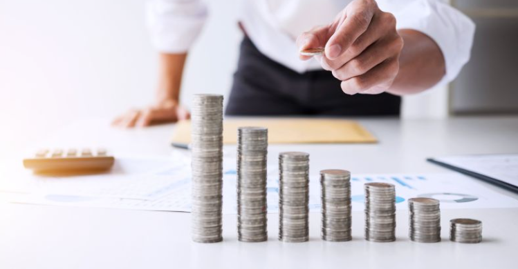 Como economizar até 70% ao equipar seu escritório: a alternativa de móveis recondicionados para empreender na Espanha