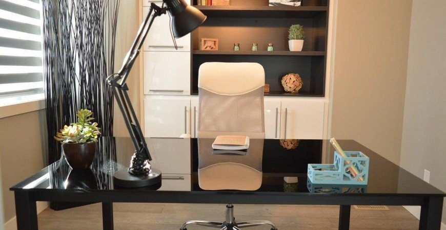 Diseño de oficina pequeña: formas simples de hacer que una oficina pequeña parezca más grande